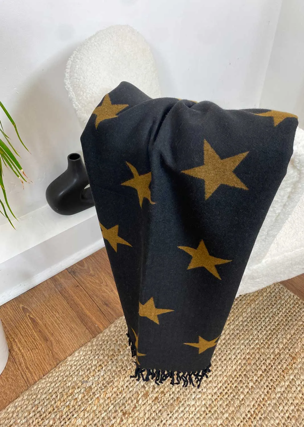 Vega Star Cashmere Scarf in Black